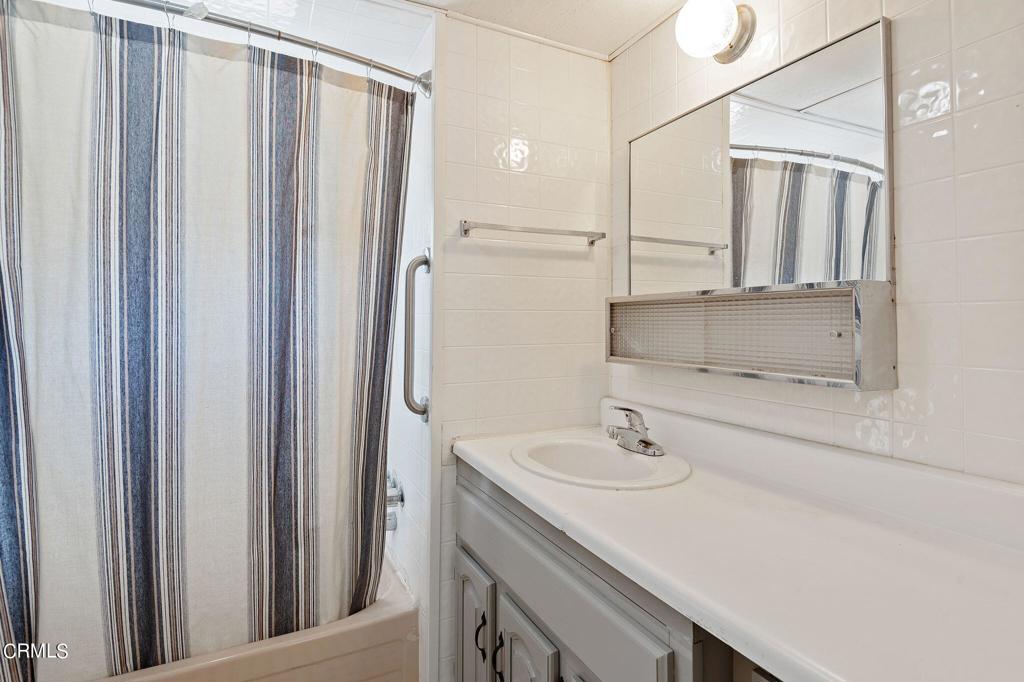 9097 N Ventura Avenue 24