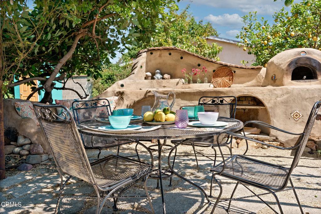 115 W Barnett Street