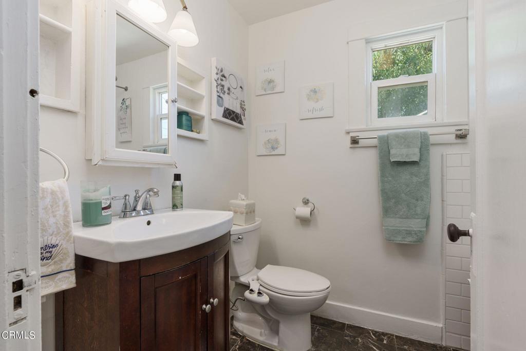 115 W Barnett Street