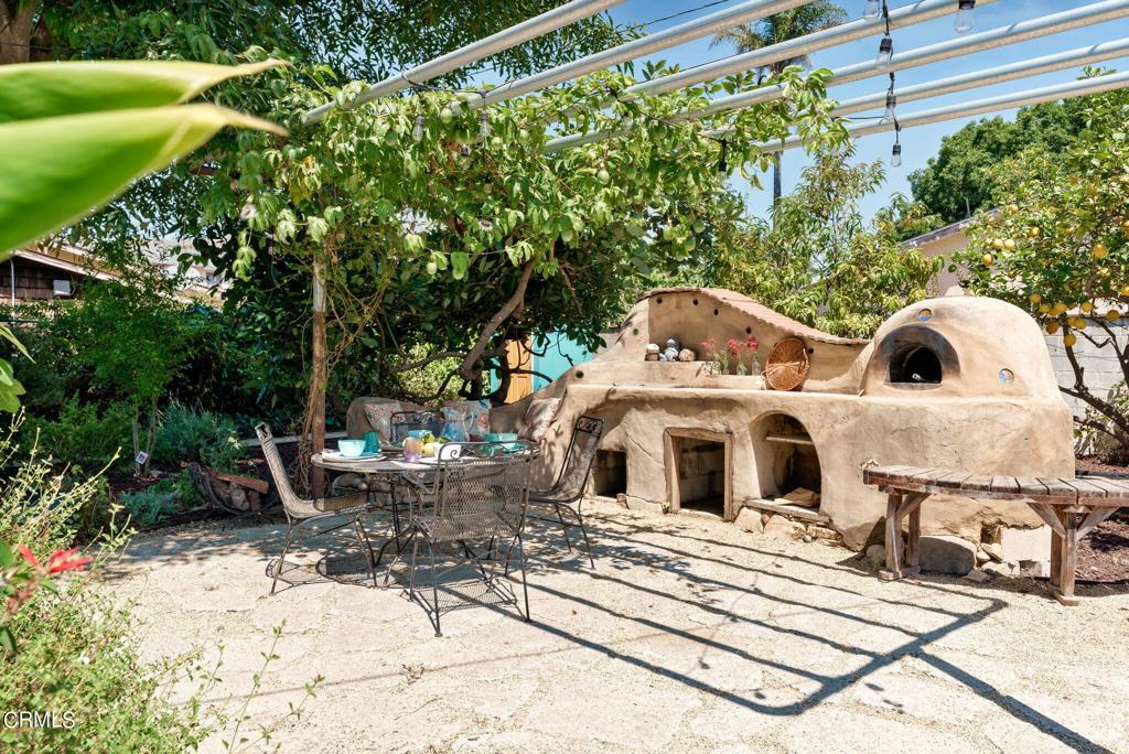 115 W Barnett Street