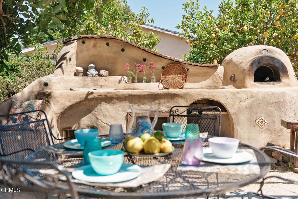 115 W Barnett Street