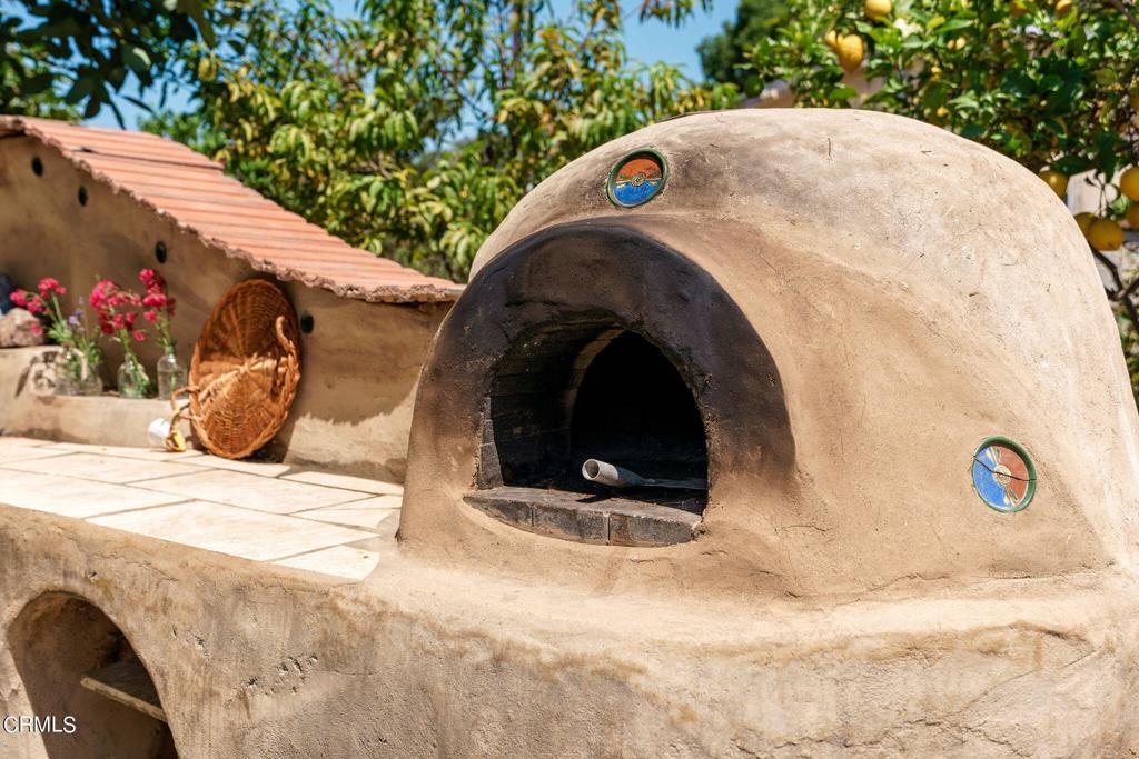 115 W Barnett Street