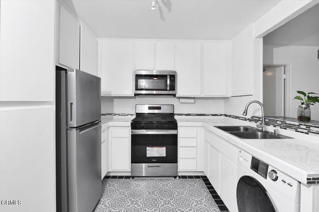 1300 Saratoga Avenue 2004