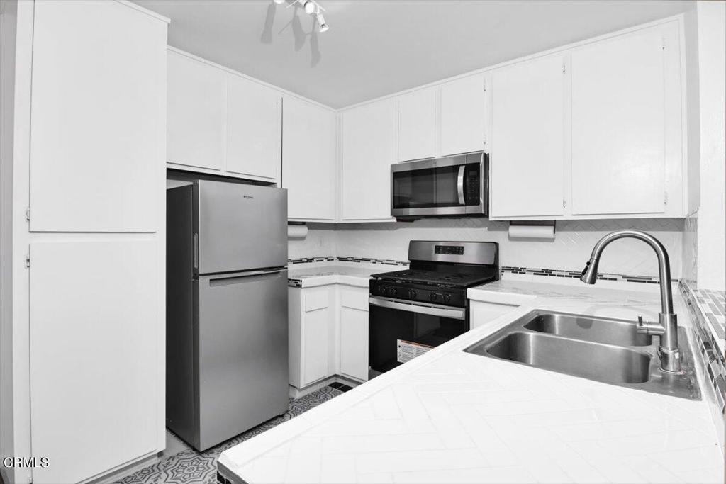 1300 Saratoga Avenue 2004