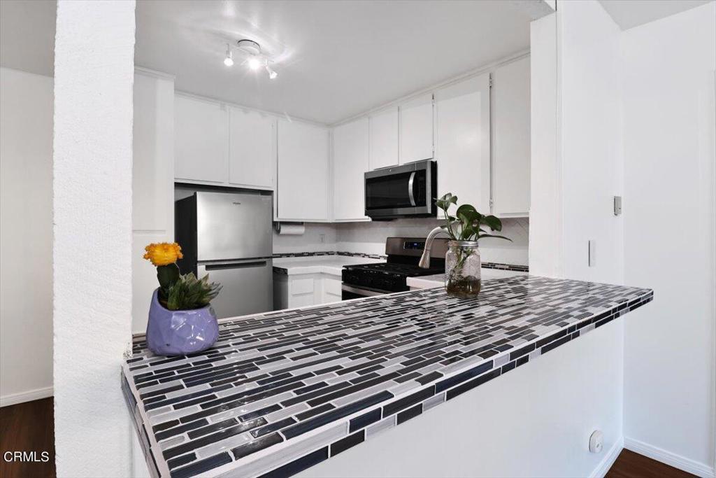 1300 Saratoga Avenue 2004