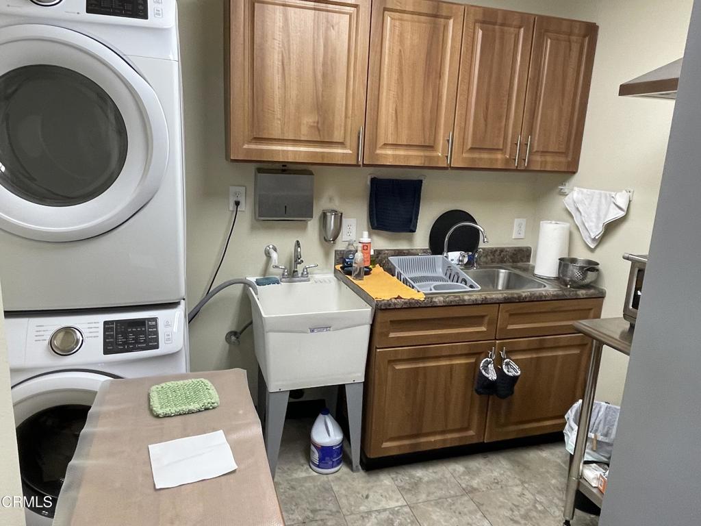 2790 Sherwin Avenue 10