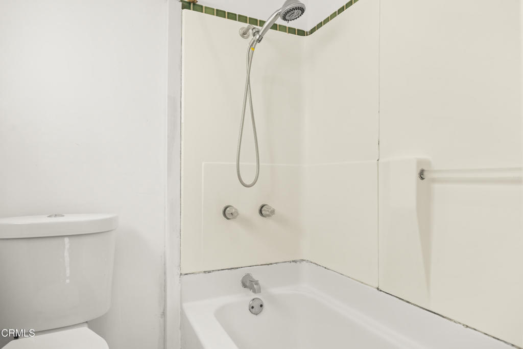 112 W Park Row Avenue