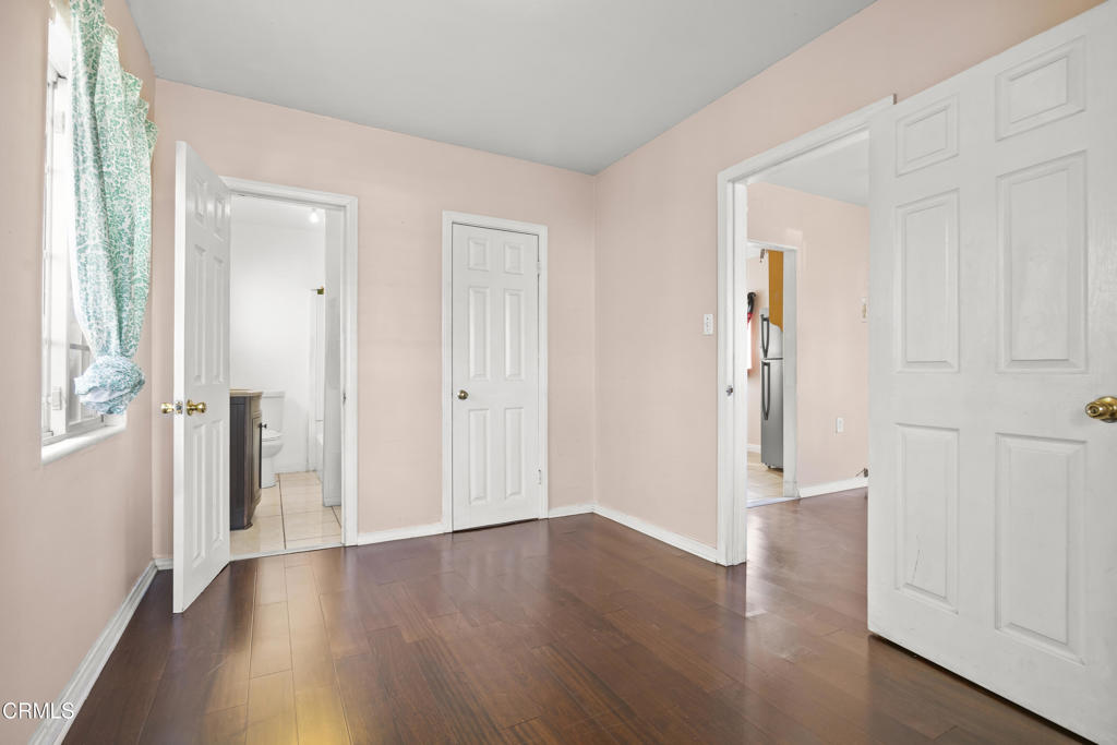 112 W Park Row Avenue