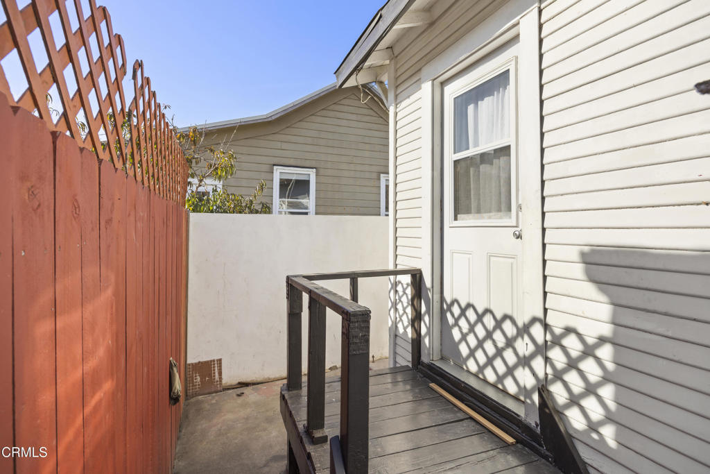 112 W Park Row Avenue