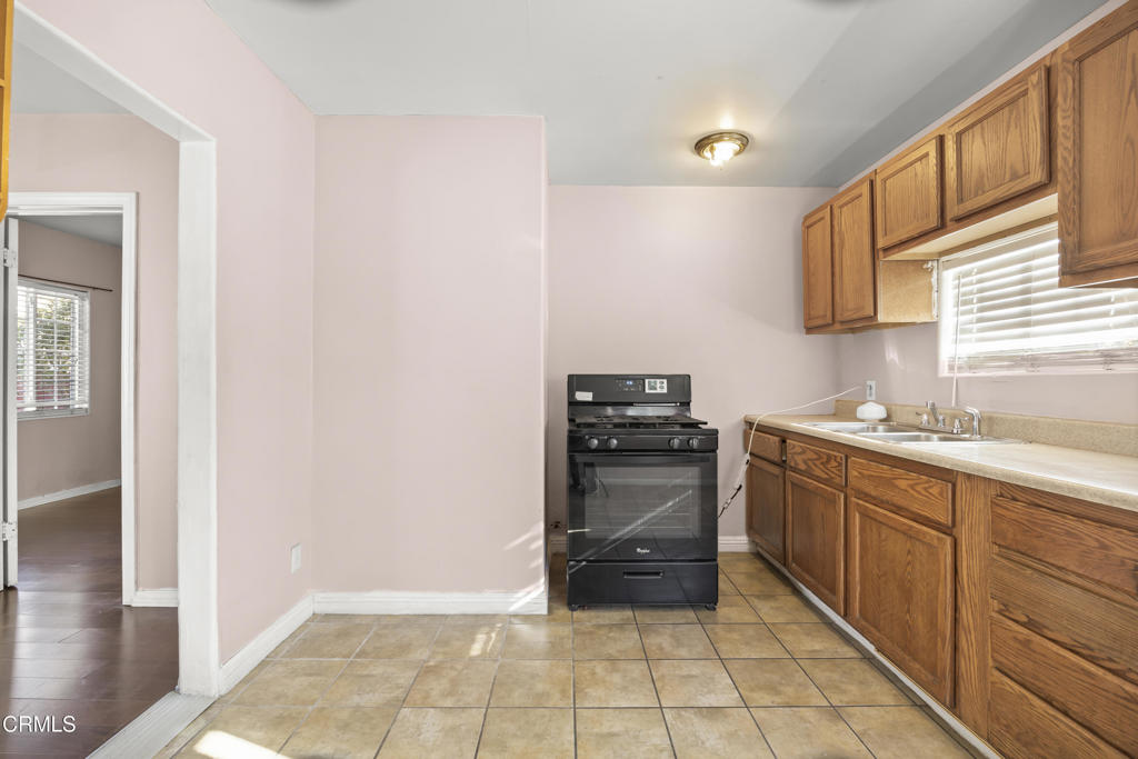 112 W Park Row Avenue