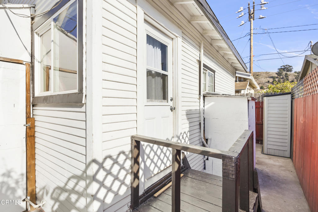 112 W Park Row Avenue