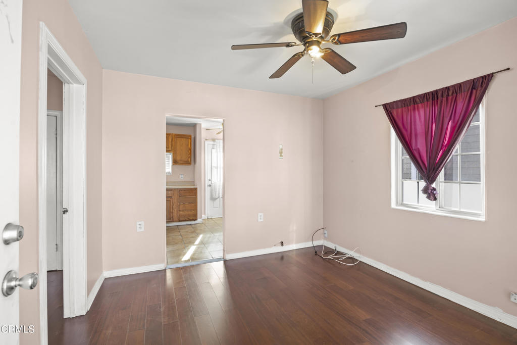 112 W Park Row Avenue