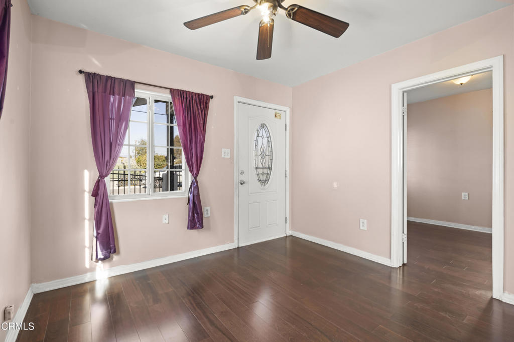 112 W Park Row Avenue