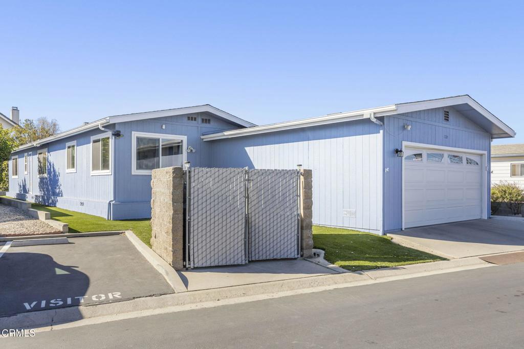 20 Poinsettia Gardens 20