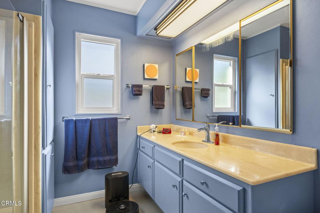 20 Poinsettia Gardens 20