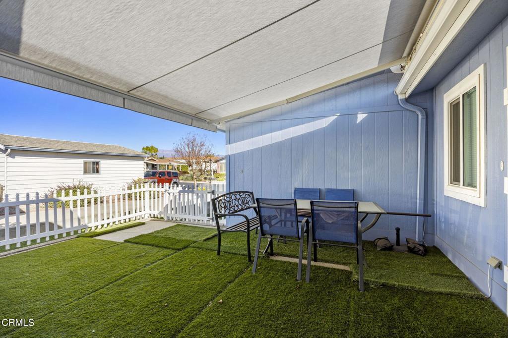 20 Poinsettia Gardens 20