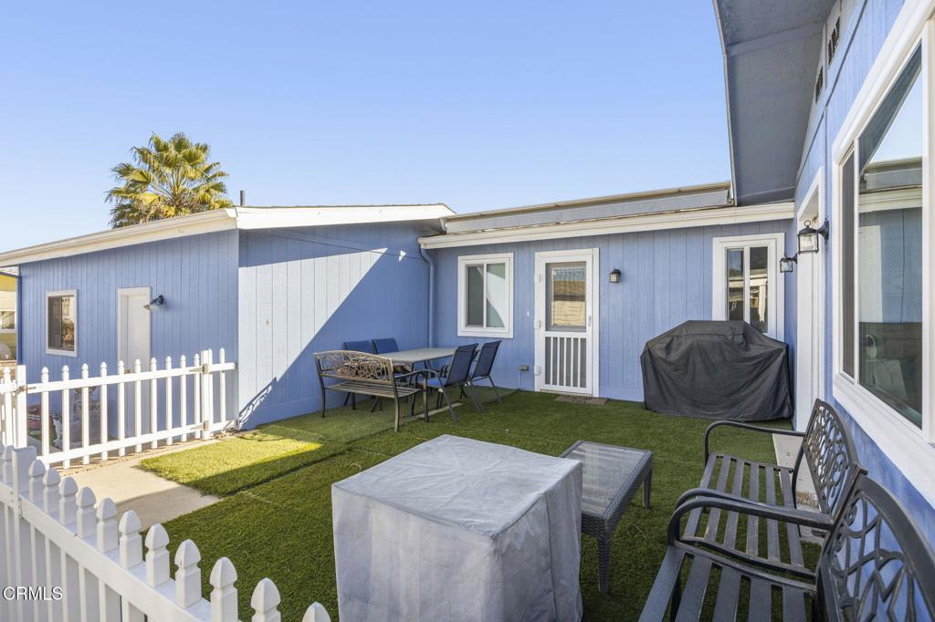 20 Poinsettia Gardens 20