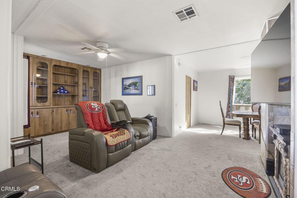 20 Poinsettia Gardens 20