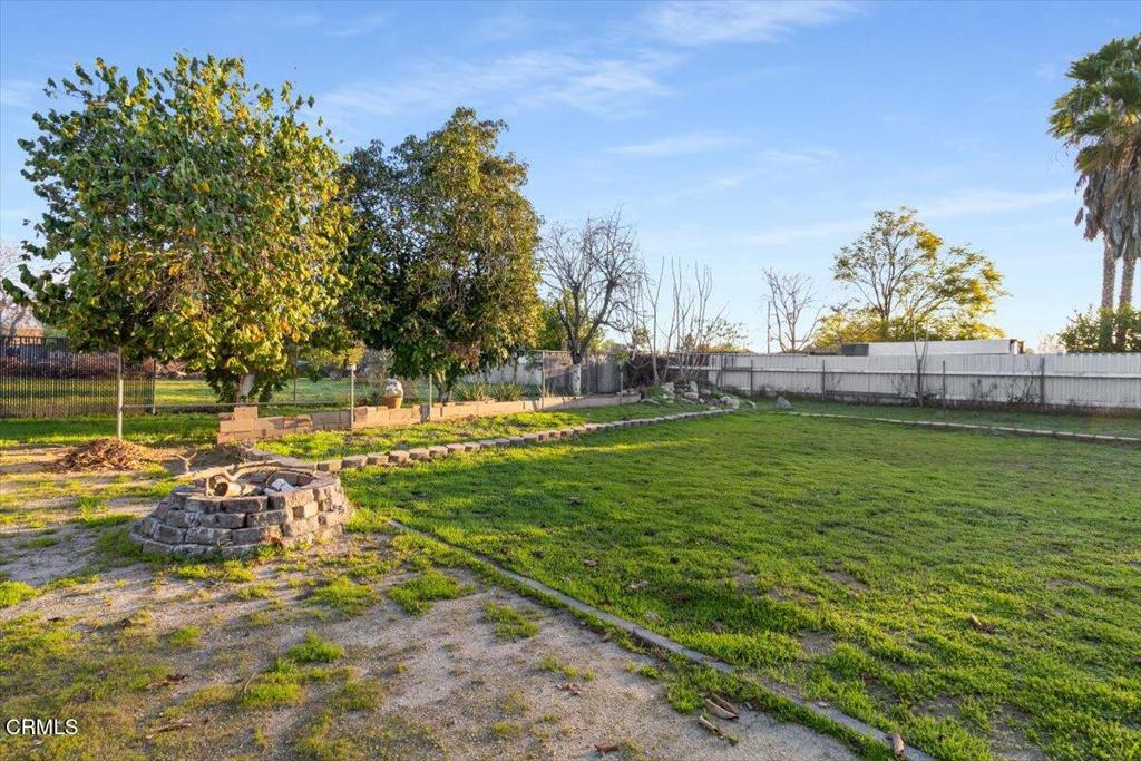 321 E Maple Street E