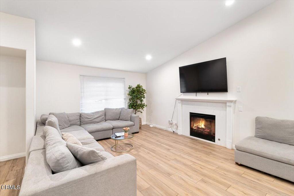 321 E Maple Street E