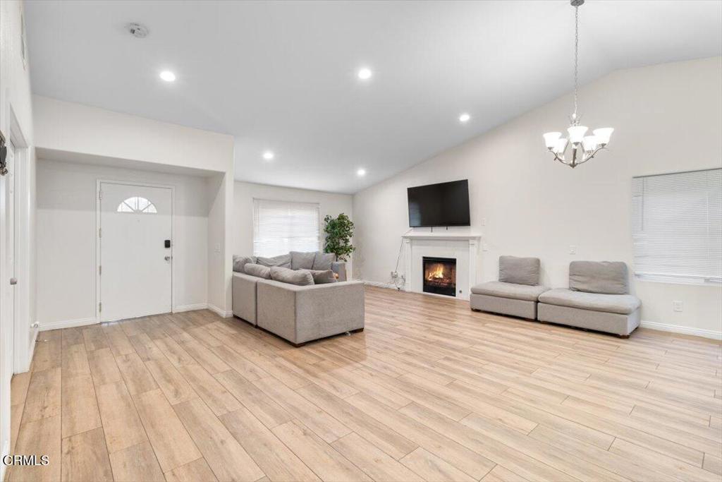 321 E Maple Street E