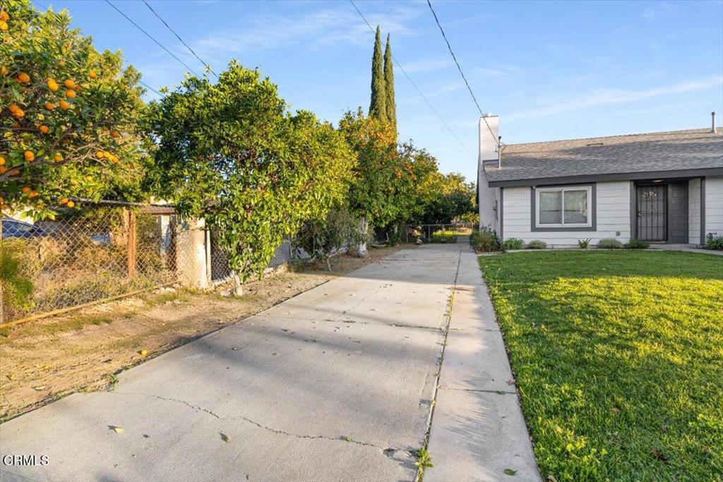 321 E Maple Street E