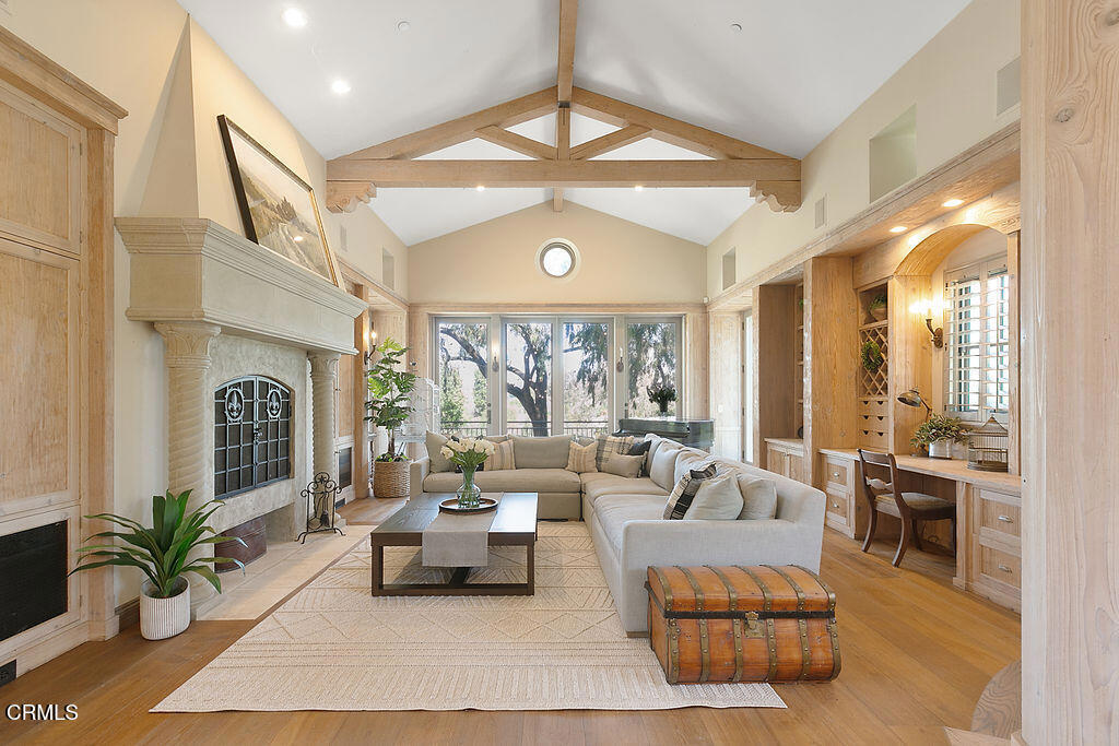 3323 Calle De Debesa