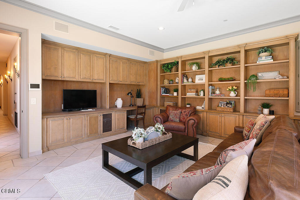 3323 Calle De Debesa