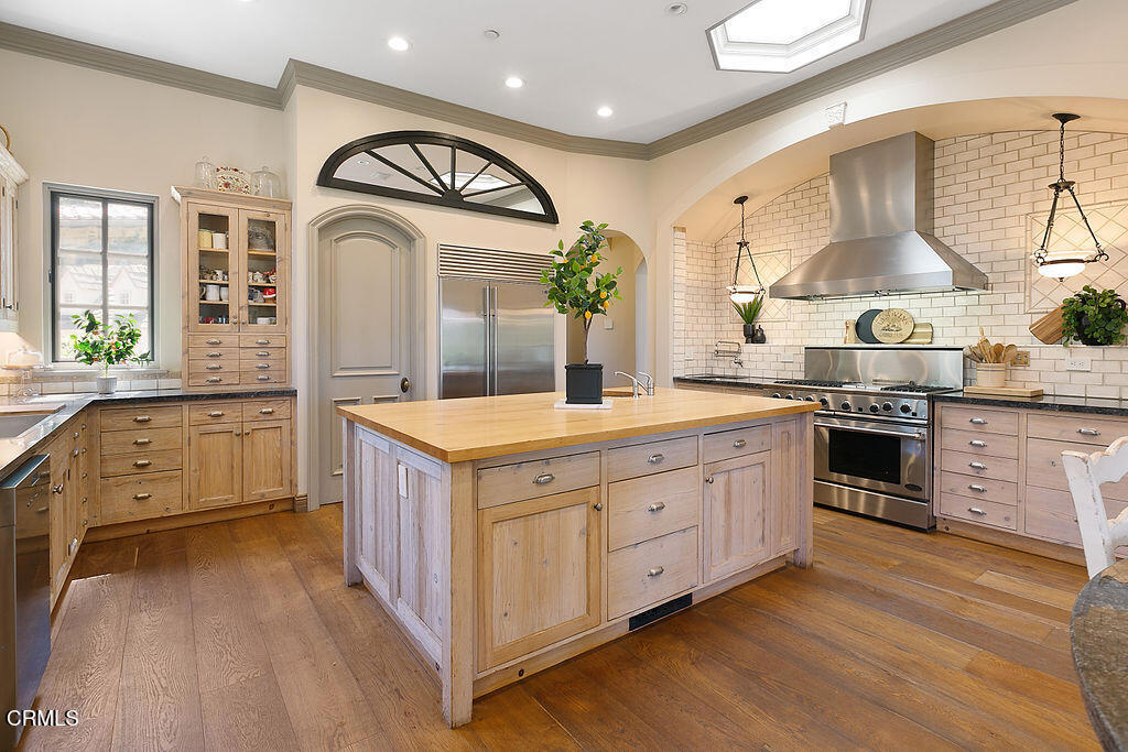3323 Calle De Debesa