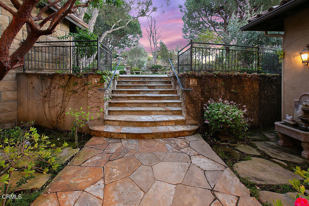 3323 Calle De Debesa