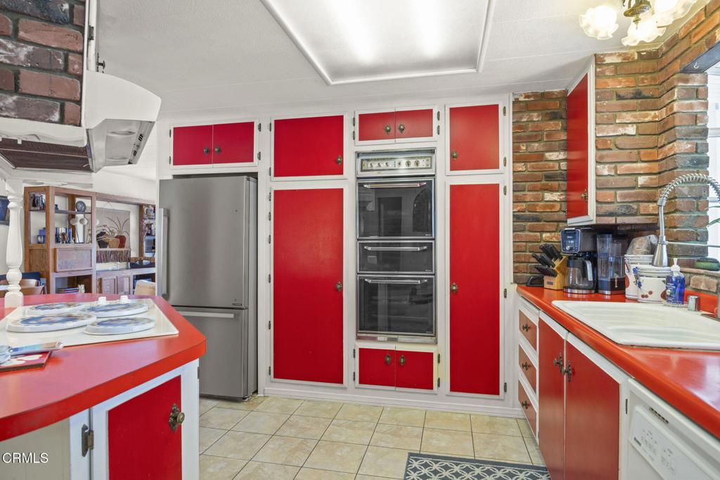 250 E Telegraph Road 83