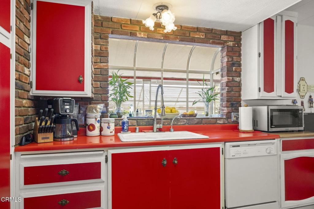 250 E Telegraph Road 83