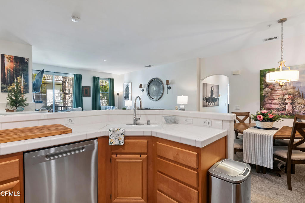 83 W Shoshone Street