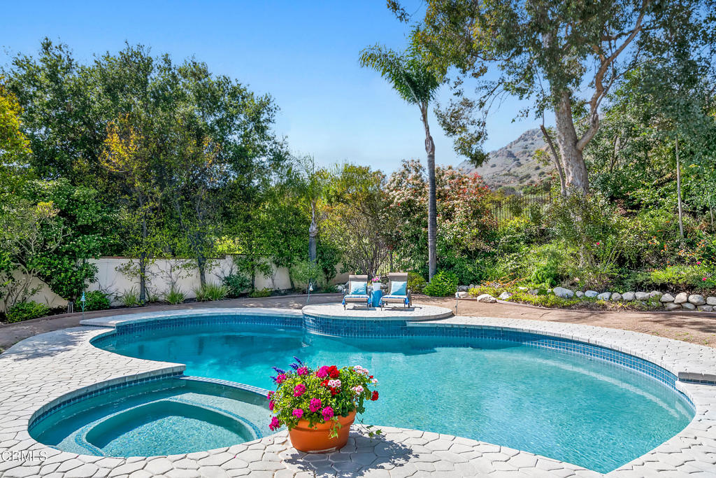 1480 Forest Knoll Drive