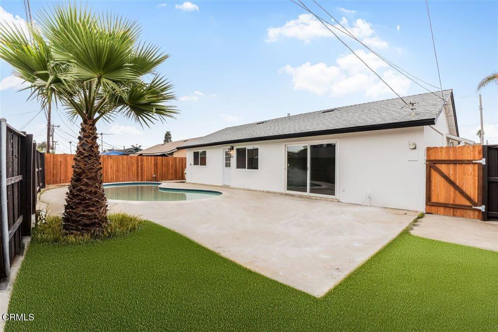 430 La Canada Avenue