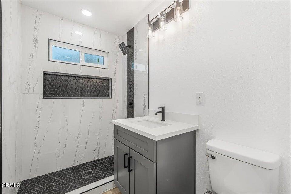 430 La Canada Avenue