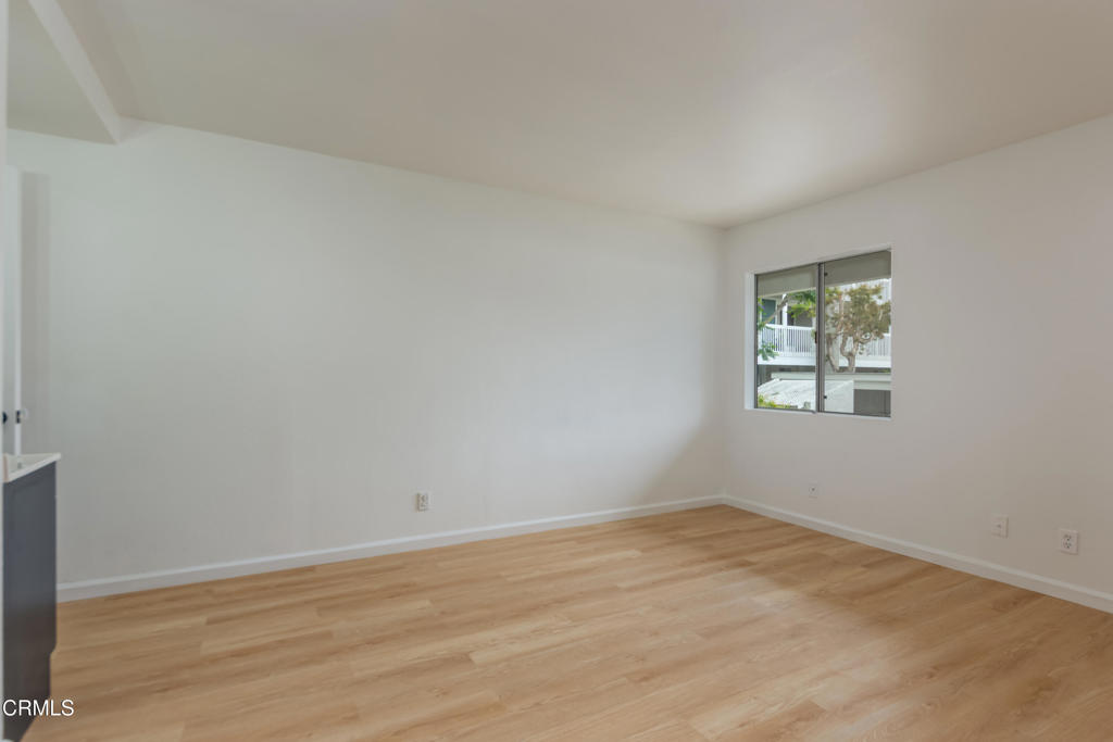 267 S Ventura Road 274