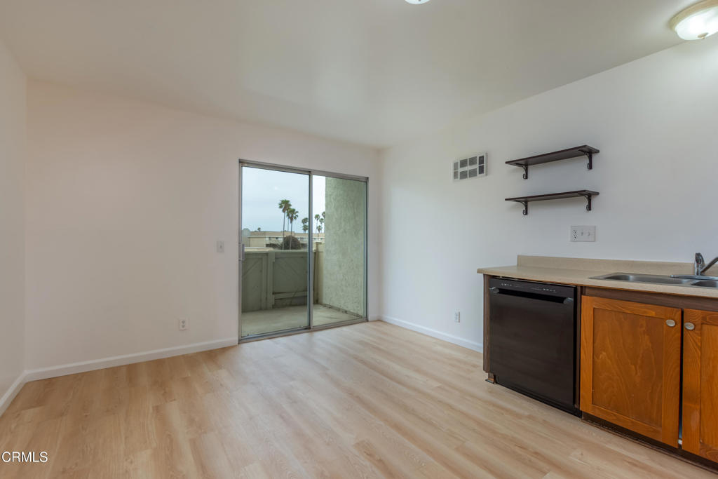 267 S Ventura Road 274