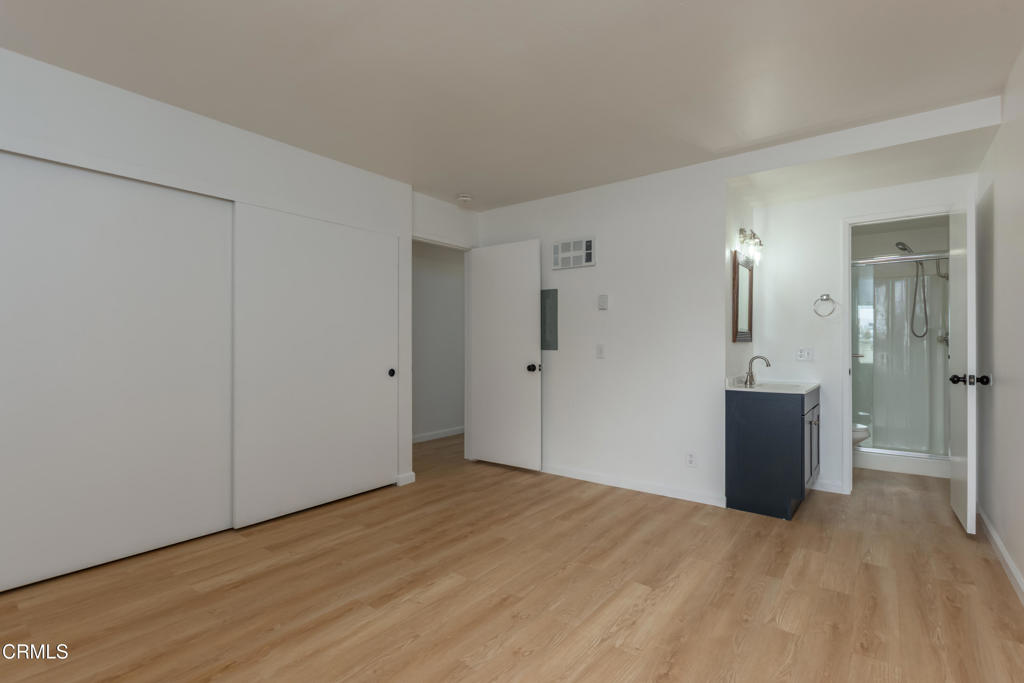 267 S Ventura Road 274