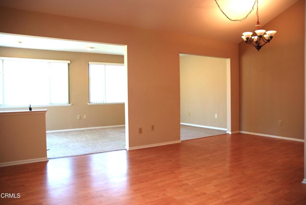 6213 Village 6