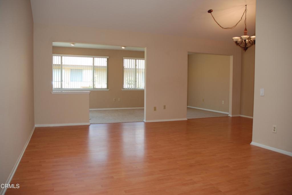 6213 Village 6