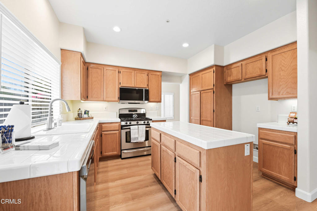 1546 Daffodil Avenue