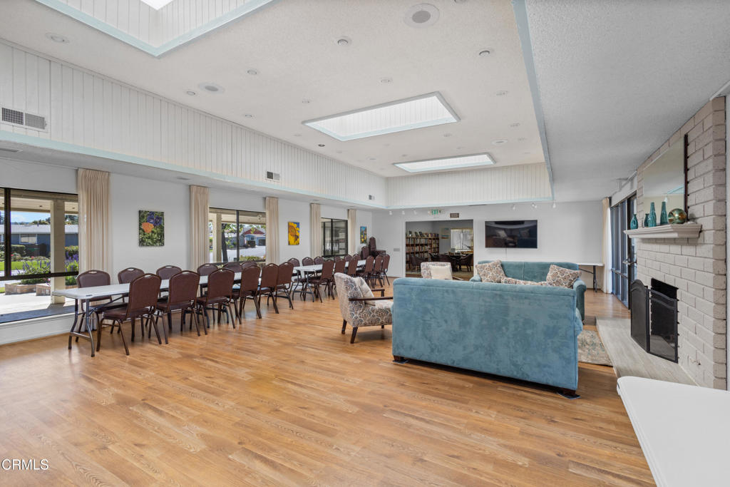 975 W Telegraph Road 77