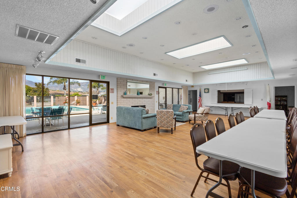 975 W Telegraph Road 77