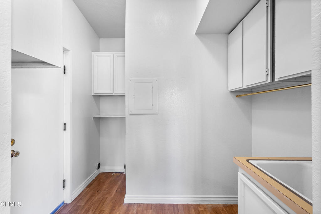975 W Telegraph Road 77