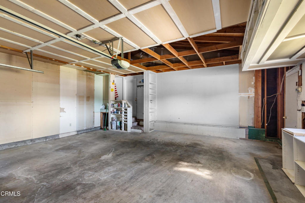 975 W Telegraph Road 77