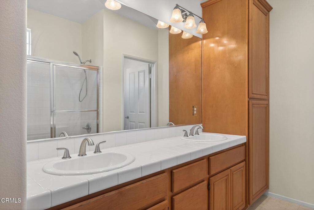 2389 N Ventura Avenue