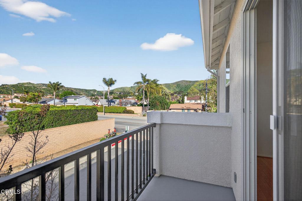 2389 N Ventura Avenue