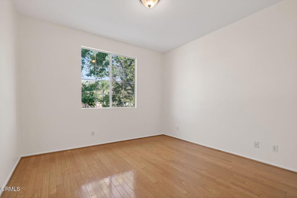 2389 N Ventura Avenue