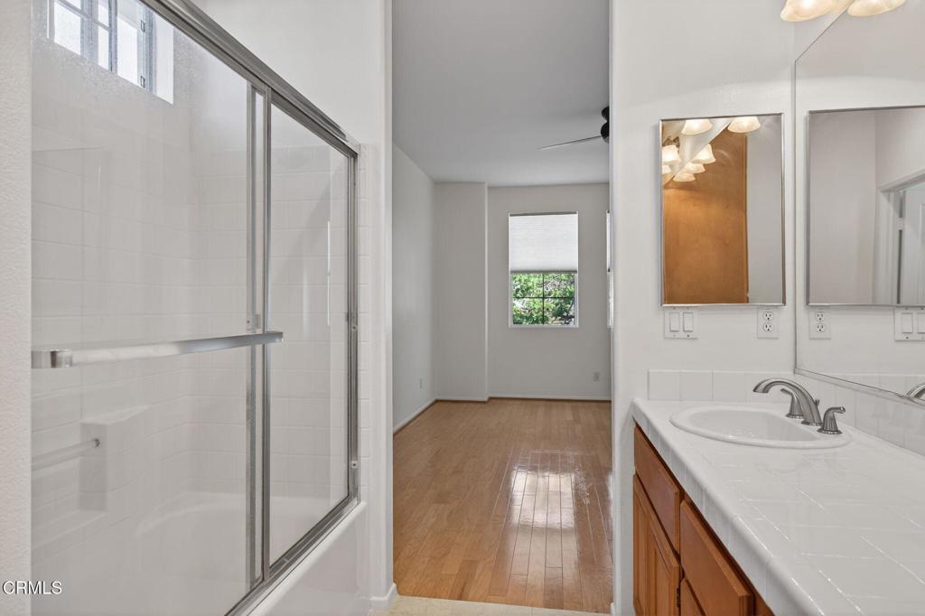 2389 N Ventura Avenue